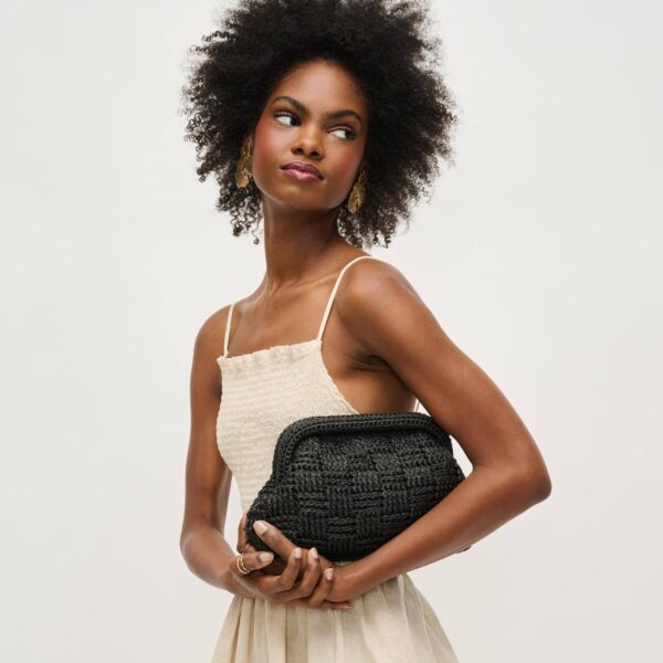 61c3f95b387d6fdae5c67fb3d8b38210547f086174c00344e9aa03a21eb60b4f.jpg Annie Clutch